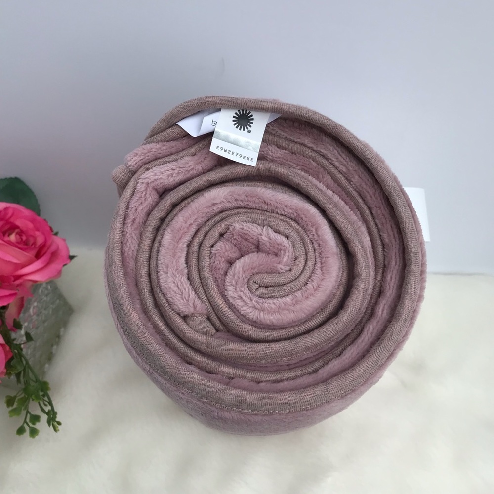 UGG Duffield throw II - Picture 5 of 6